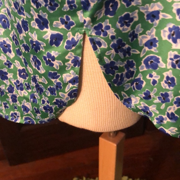 Ann Taylor Sleep pajama top Med. Green background with white and blue flowers - Picture 10 of 12